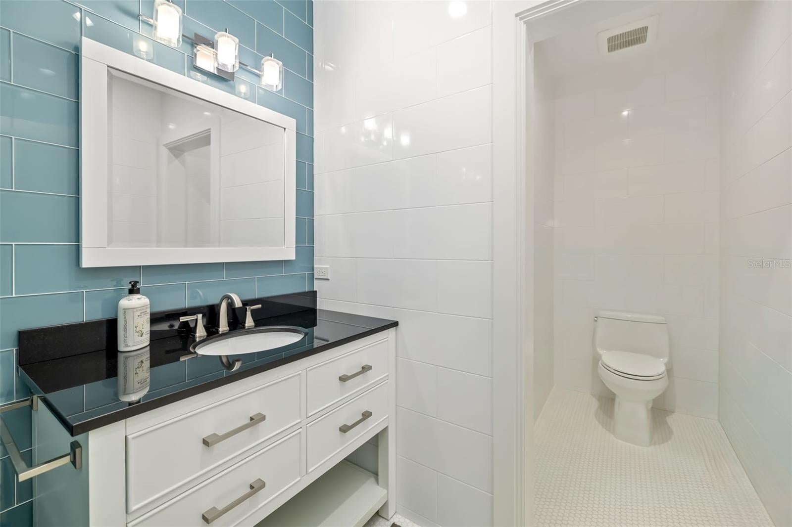 Longboat Key, Florida, 34228, United States, 3 Bedrooms Bedrooms, ,4 BathroomsBathrooms,Residential,Active,1995265