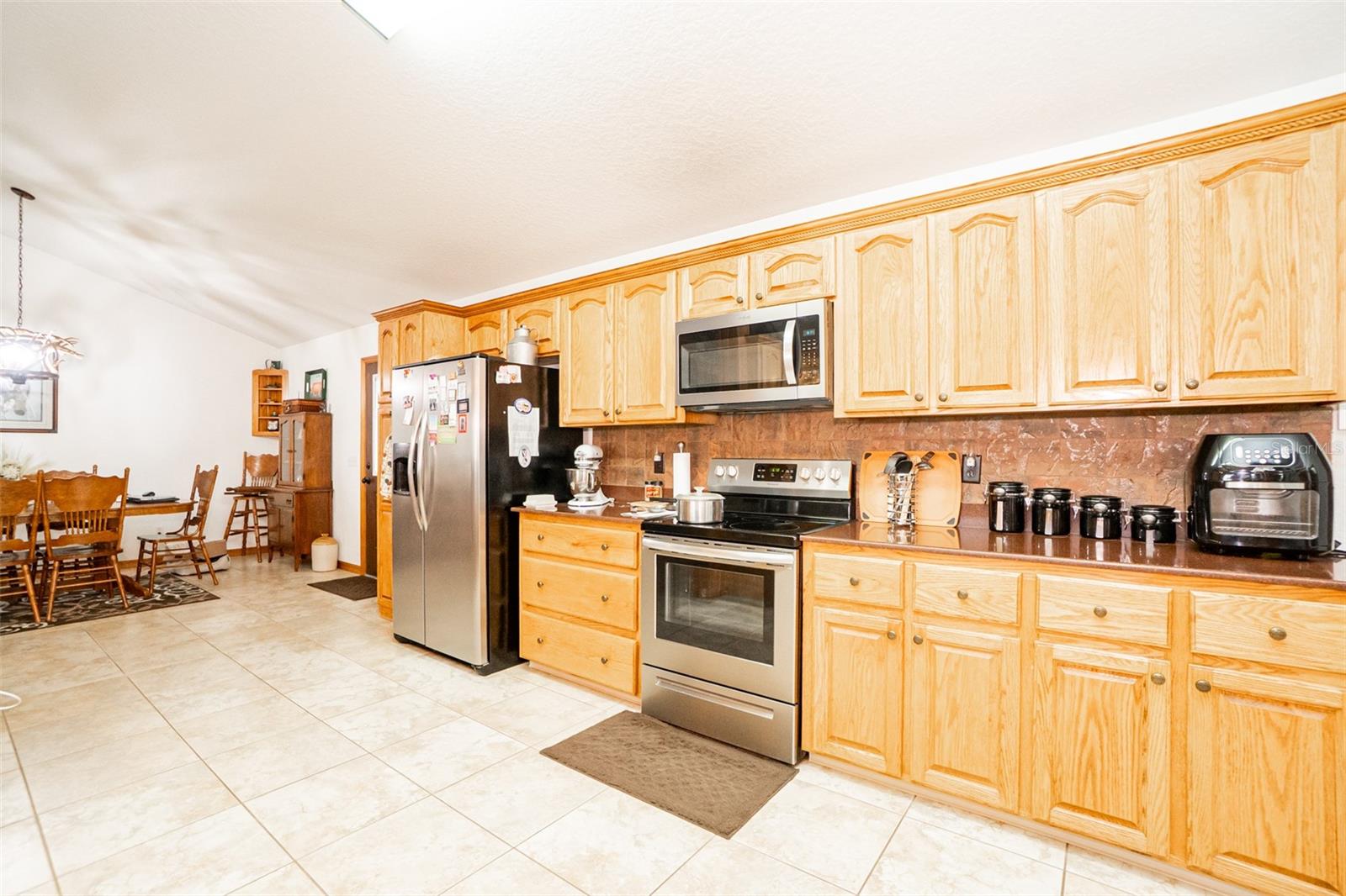 Silver Springs, Florida, 34488, United States, 3 Bedrooms Bedrooms, ,2 BathroomsBathrooms,Residential,Active,2044580