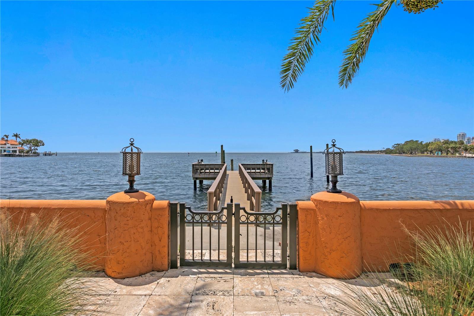 St Petersburg, Florida, 33704, United States, 6 Bedrooms Bedrooms, ,7 BathroomsBathrooms,Residential,Active,1871834