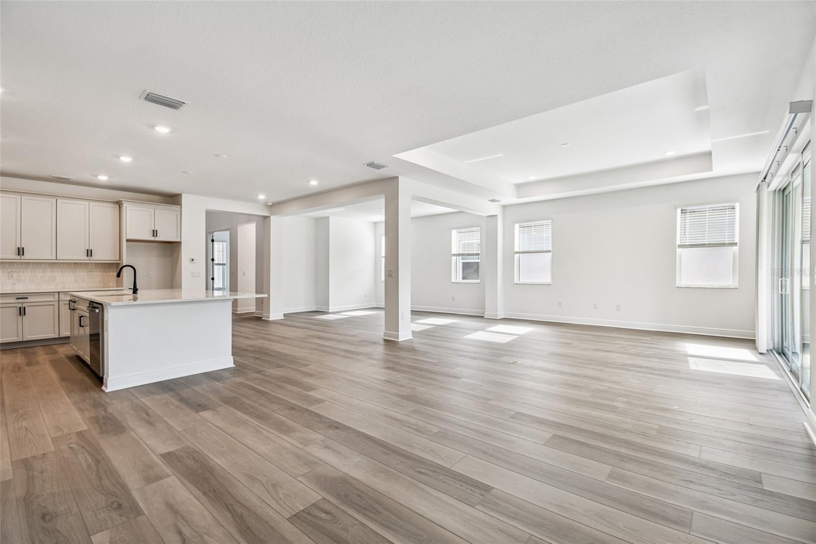 Parrish, Florida, 34219, United States, 4 Bedrooms Bedrooms, ,4 BathroomsBathrooms,Residential,Active,2007045