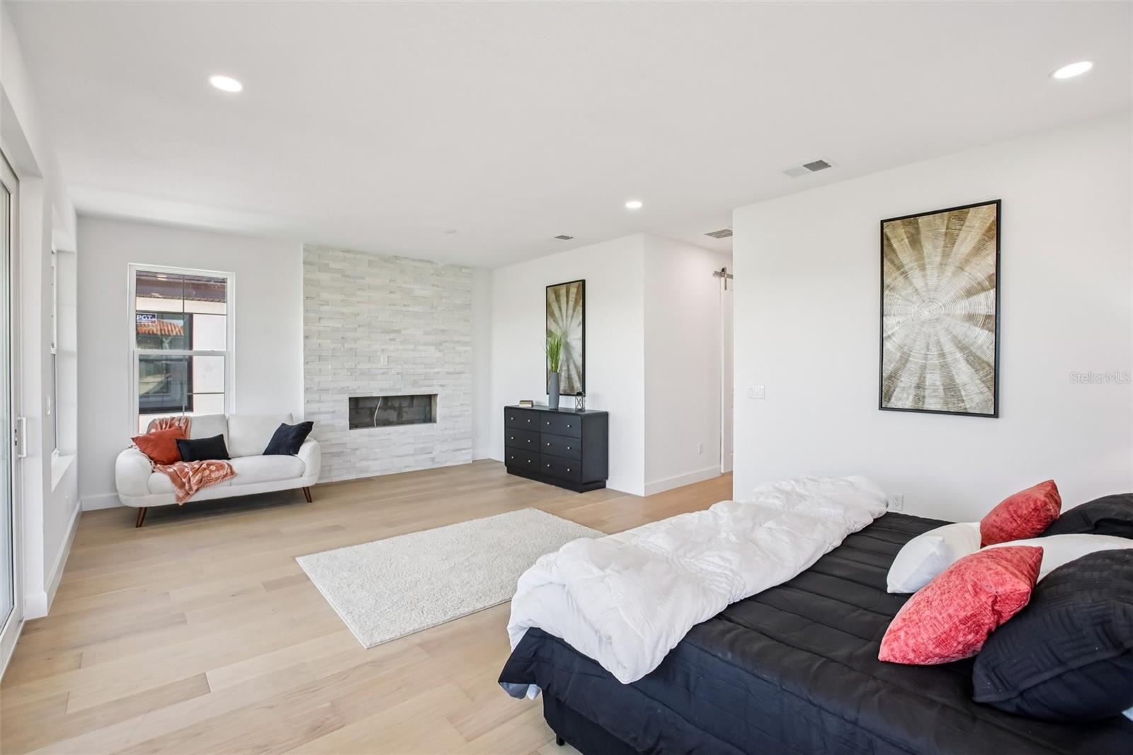 St Petersburg, Florida, 33704, United States, 4 Bedrooms Bedrooms, ,4 BathroomsBathrooms,Residential,Active,2015262