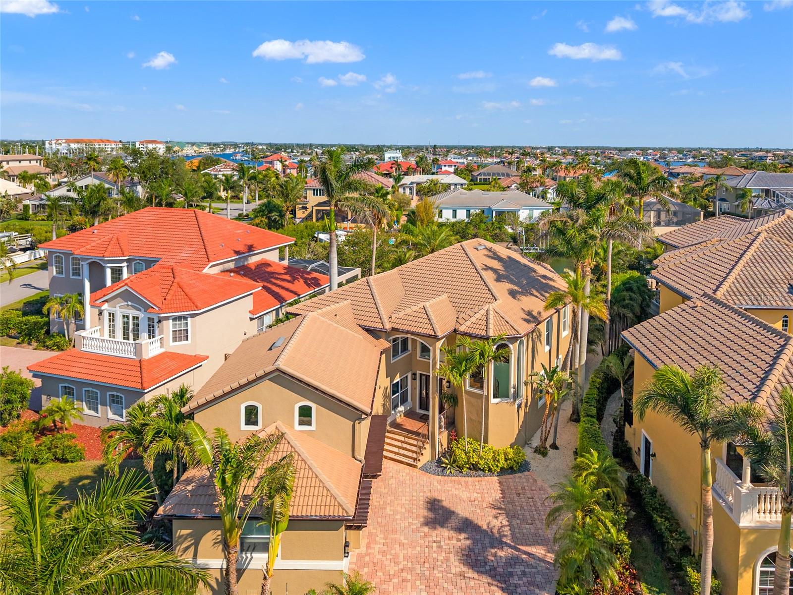 Apollo Beach, Florida, 33572, United States, ,5 BathroomsBathrooms,Residential,Active,1781627