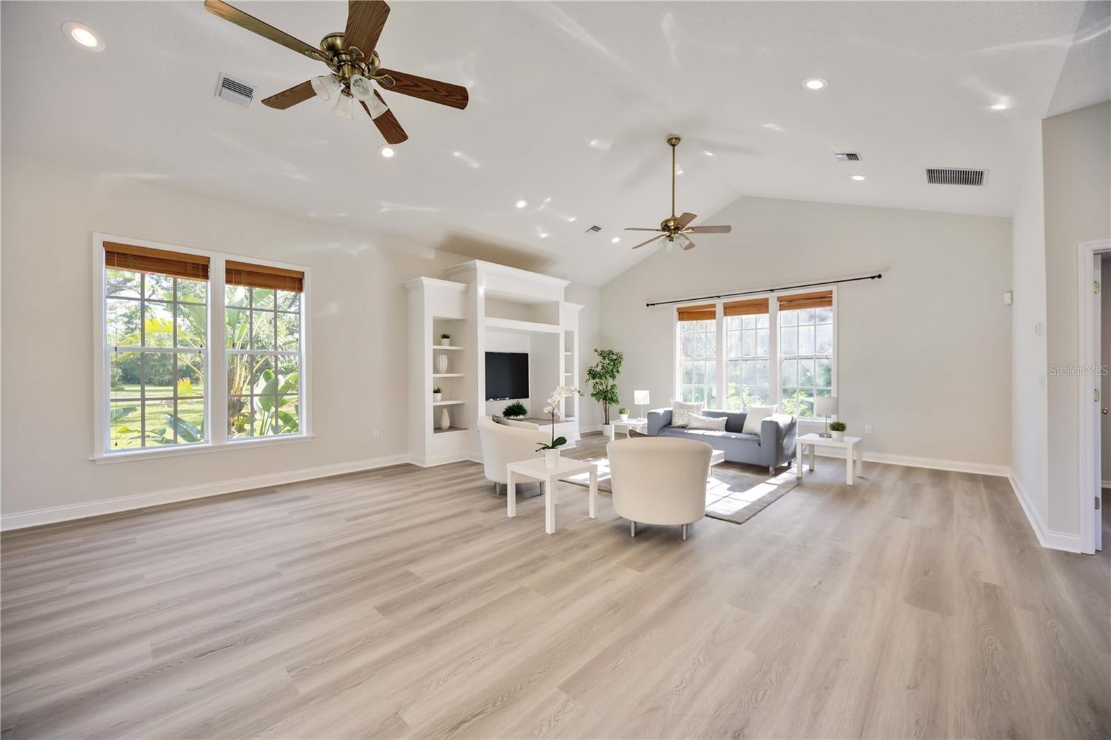 Nokomis, Florida, 34275, United States, 5 Bedrooms Bedrooms, ,5 BathroomsBathrooms,Residential,Active,1905473