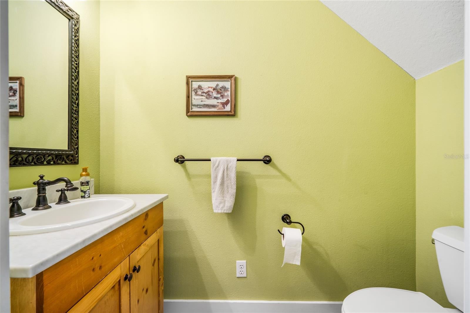 Umatilla, Florida, 32784, United States, 4 Bedrooms Bedrooms, ,4 BathroomsBathrooms,Residential,Active,1859381