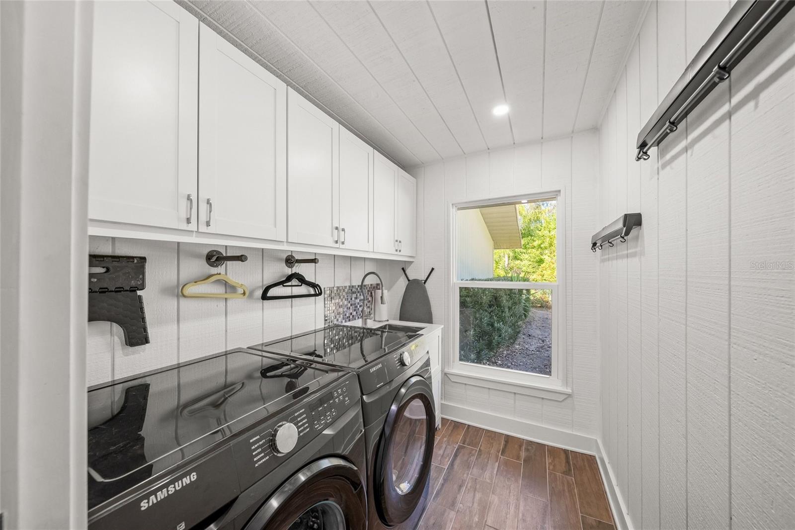 Sarasota, Florida, 34241, United States, 4 Bedrooms Bedrooms, ,5 BathroomsBathrooms,Residential,Active,2017104