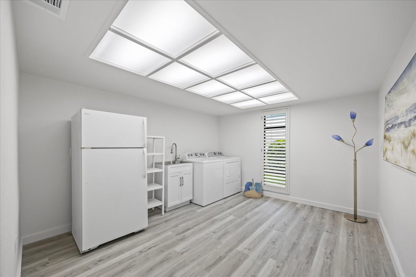 Clearwater, Florida, 33762, United States, 4 Bedrooms Bedrooms, ,3 BathroomsBathrooms,Residential,Active,1998569