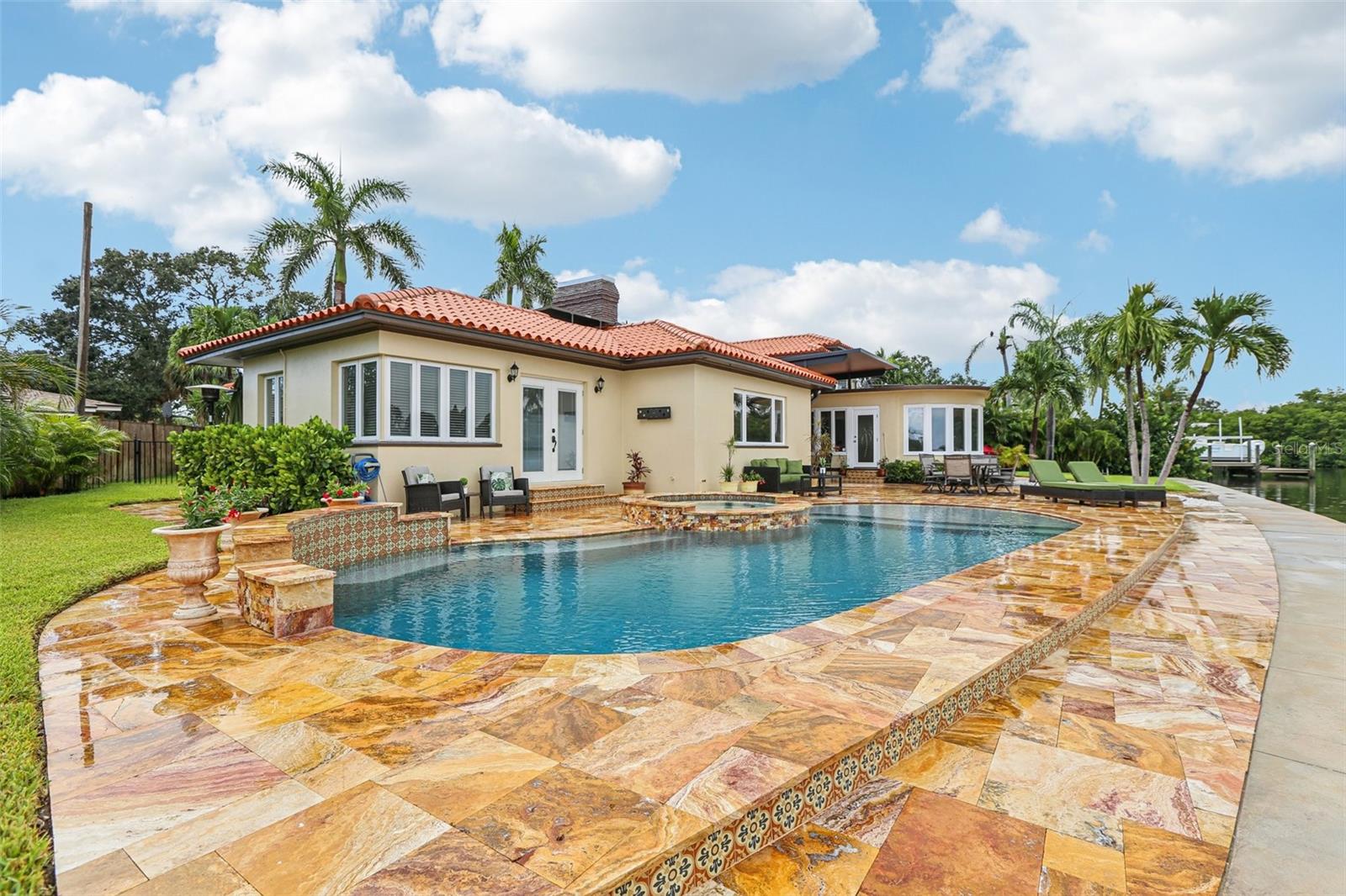 St Petersburg, Florida, 33705, United States, 4 Bedrooms Bedrooms, ,4 BathroomsBathrooms,Residential,Active,1927682