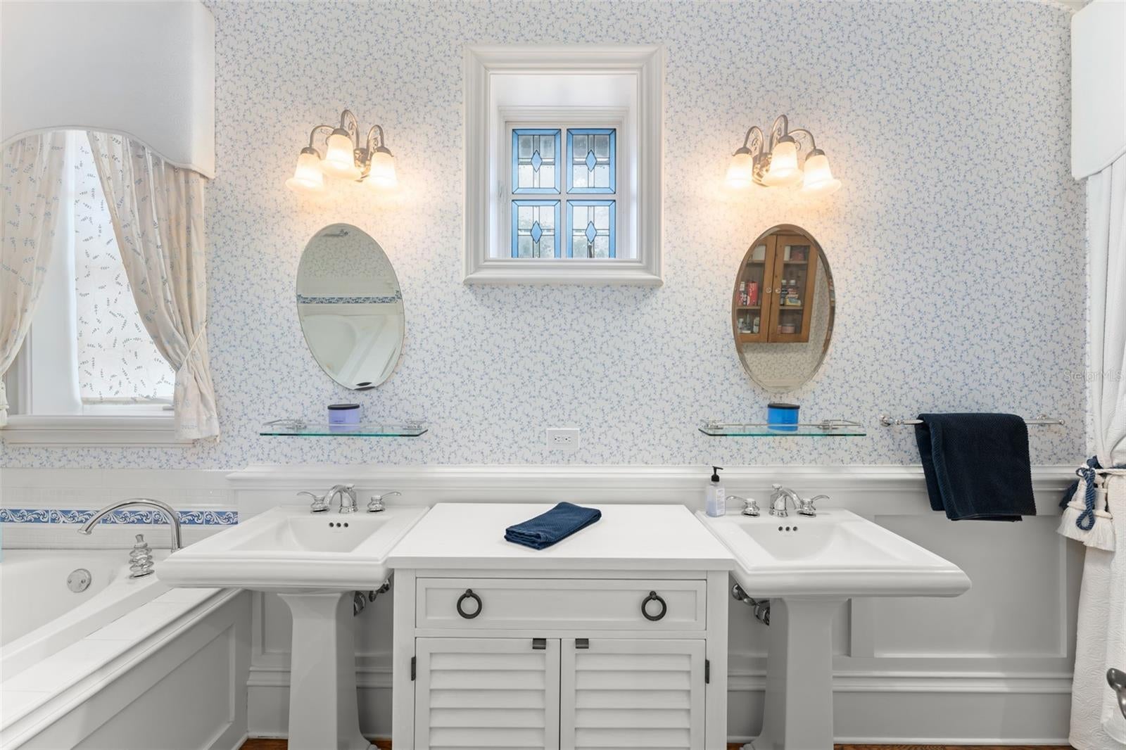 Longwood, Florida, 32779, United States, 10 Bedrooms Bedrooms, ,17 BathroomsBathrooms,Residential,Active,1914816