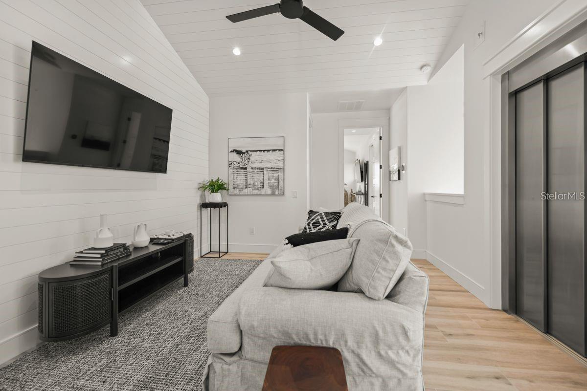 Sarasota, Florida, 34242, United States, 7 Bedrooms Bedrooms, ,8 BathroomsBathrooms,Residential,Active,1773223