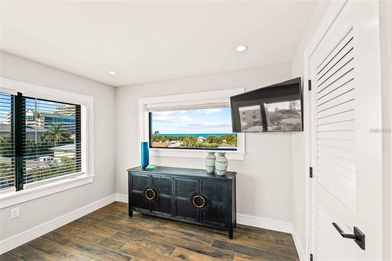 Sarasota, Florida, 34236, United States, 6 Bedrooms Bedrooms, ,8 BathroomsBathrooms,Residential,Active,1773155