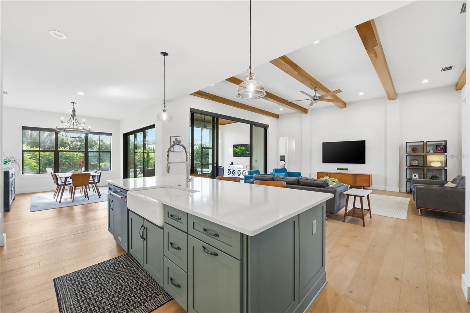 Winter Garden, Florida, 34787, United States, 5 Bedrooms Bedrooms, ,3 BathroomsBathrooms,Residential,Active,2009833