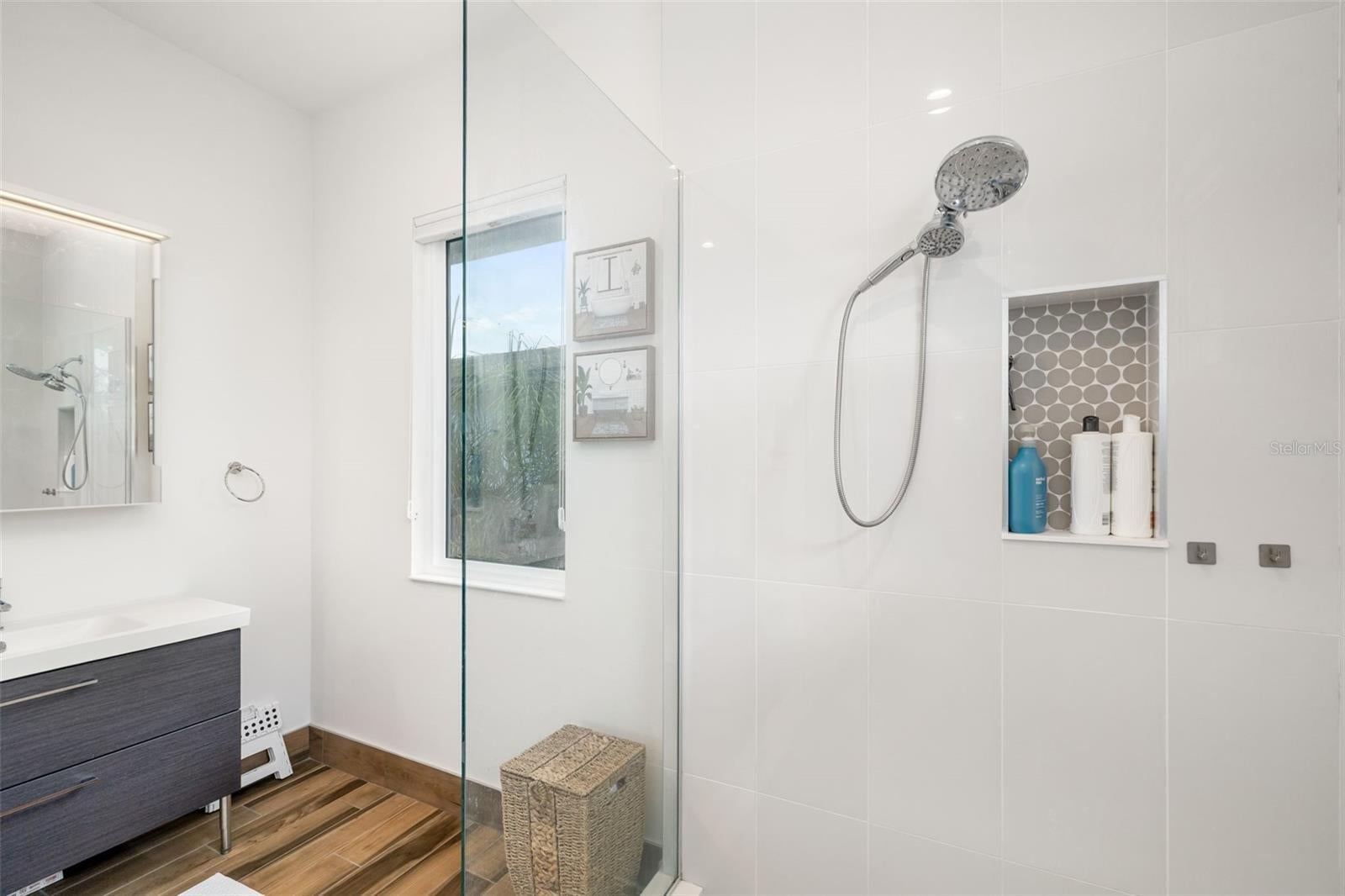 Sarasota, Florida, 34231, United States, 4 Bedrooms Bedrooms, ,3 BathroomsBathrooms,Residential,Active,1922484