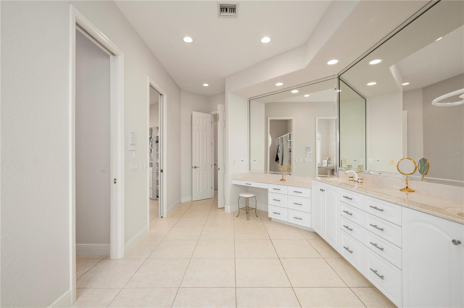 Punta Gorda, Florida, 33950, United States, 5 Bedrooms Bedrooms, ,5 BathroomsBathrooms,Residential,Active,2007175