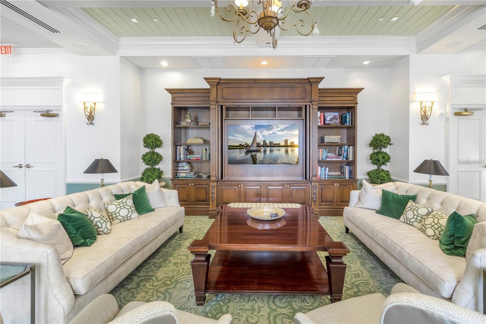 St Petersburg, Florida, 33701, United States, 2 Bedrooms Bedrooms, ,3 BathroomsBathrooms,Residential,Active,1888963