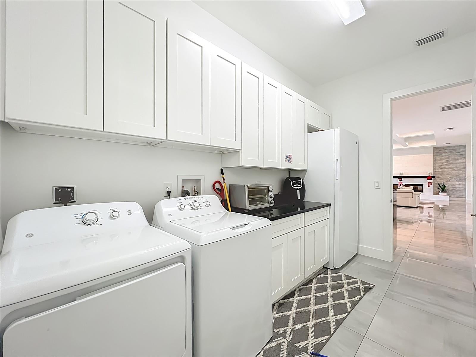 Dunnellon, Florida, 34432, United States, 5 Bedrooms Bedrooms, ,4 BathroomsBathrooms,Residential,Active,2012479