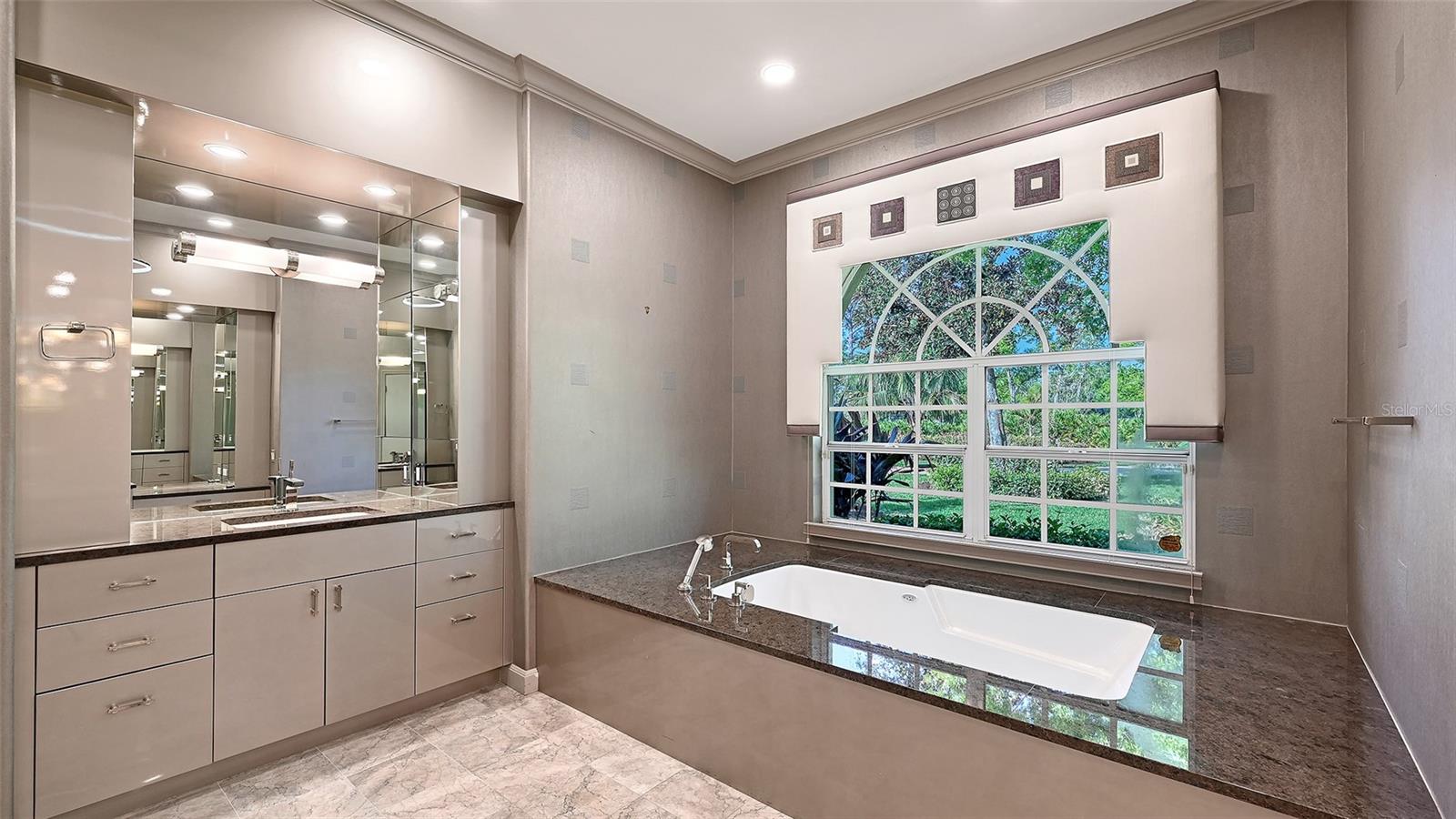 Sarasota, Florida, 34241, United States, 6 Bedrooms Bedrooms, ,5 BathroomsBathrooms,Residential,Active,2027822