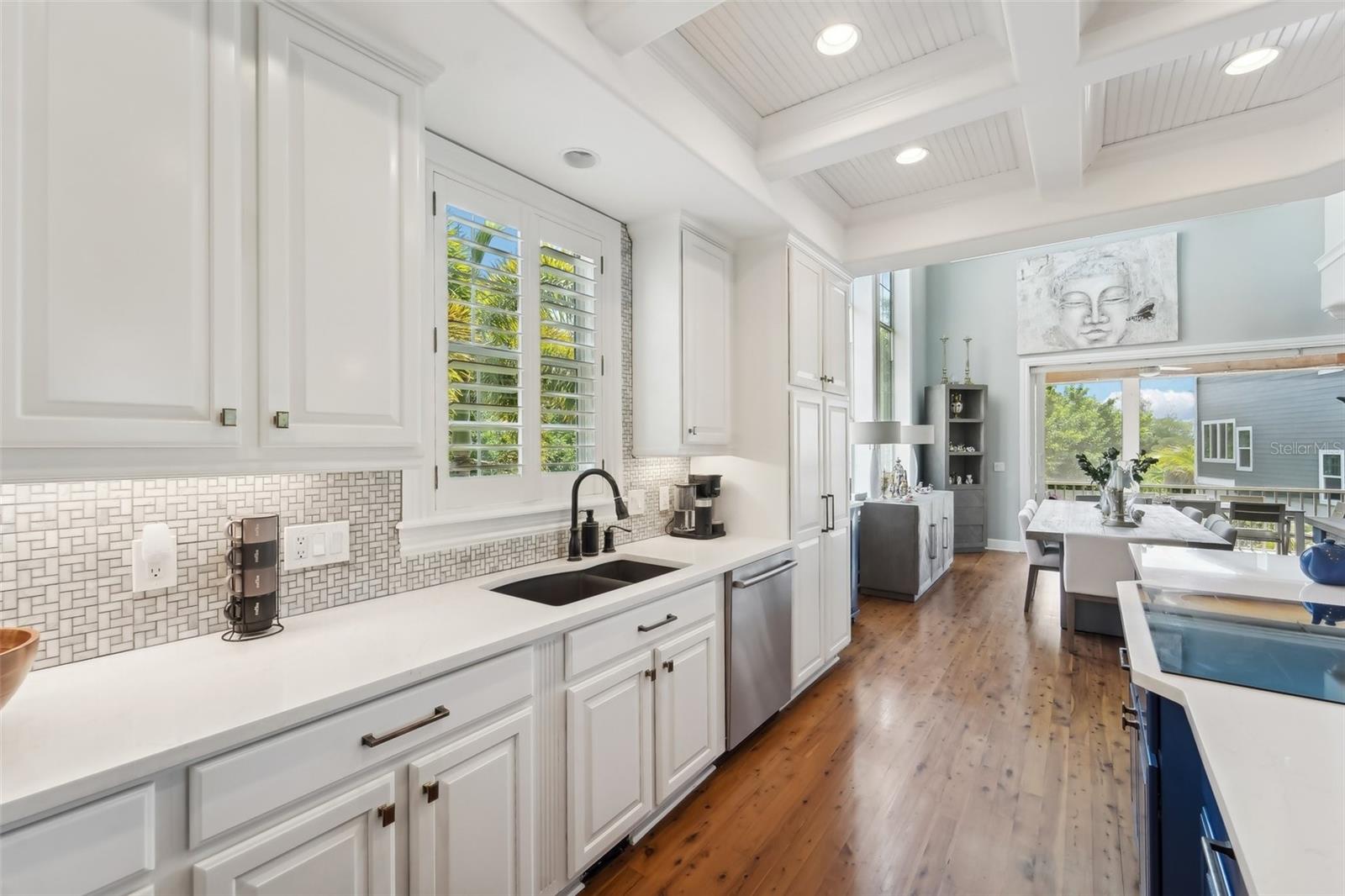 Longboat Key, Florida, 34228, United States, 3 Bedrooms Bedrooms, ,3 BathroomsBathrooms,Residential,Active,1993956