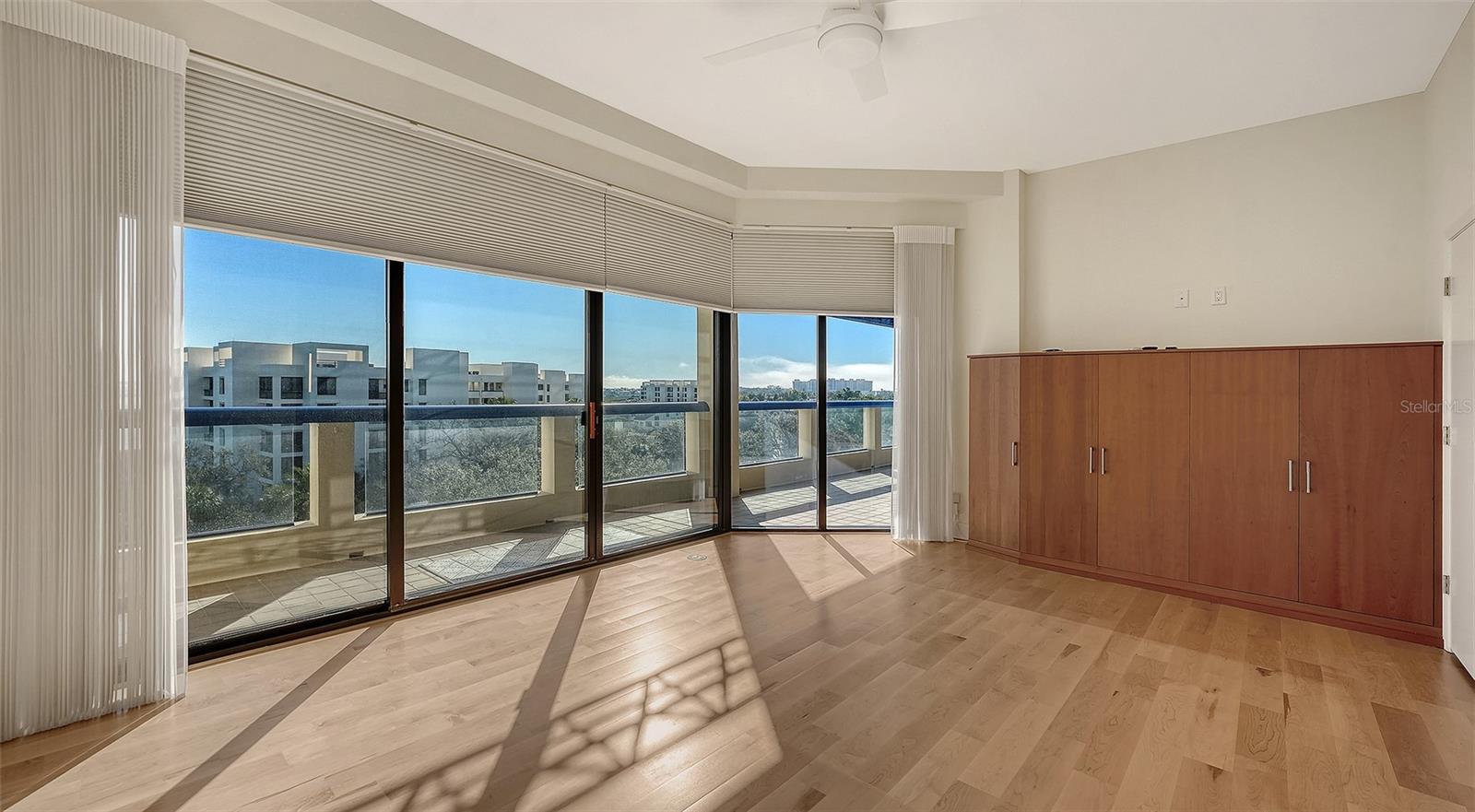 Longboat Key, Florida, 34228, United States, 2 Bedrooms Bedrooms, ,3 BathroomsBathrooms,Residential,Active,2009004