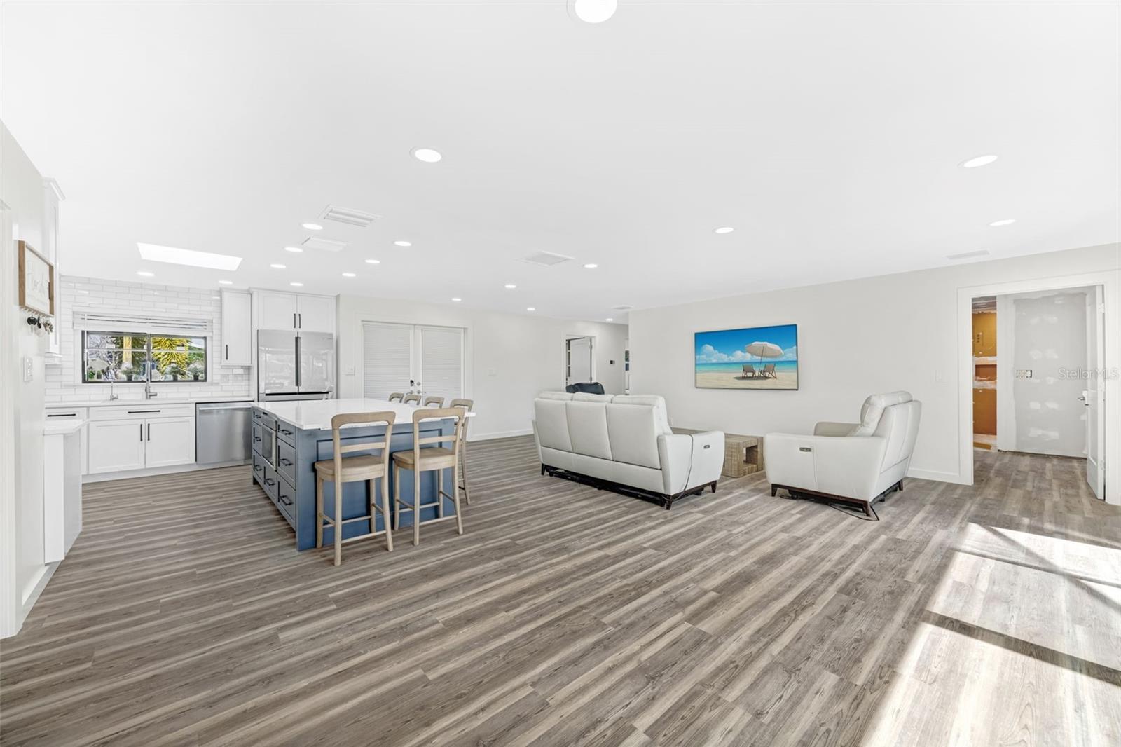 Clearwater Beach, Florida, 33767, United States, 3 Bedrooms Bedrooms, ,2 BathroomsBathrooms,Residential,Active,1894990