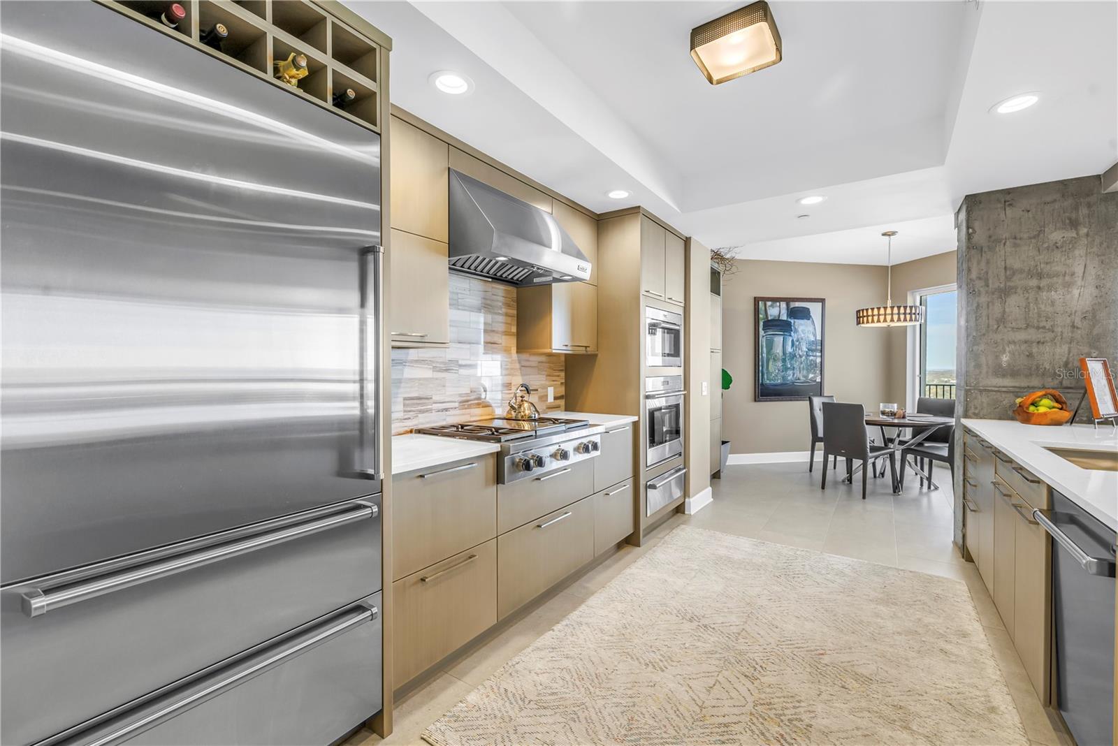 St Petersburg, Florida, 33701, United States, 2 Bedrooms Bedrooms, ,2 BathroomsBathrooms,Residential,Active,2012232