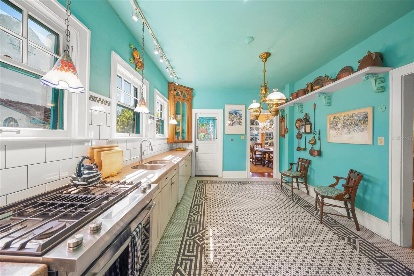 Sarasota, Florida, 34234, United States, 6 Bedrooms Bedrooms, ,5 BathroomsBathrooms,Residential,Active,2002321