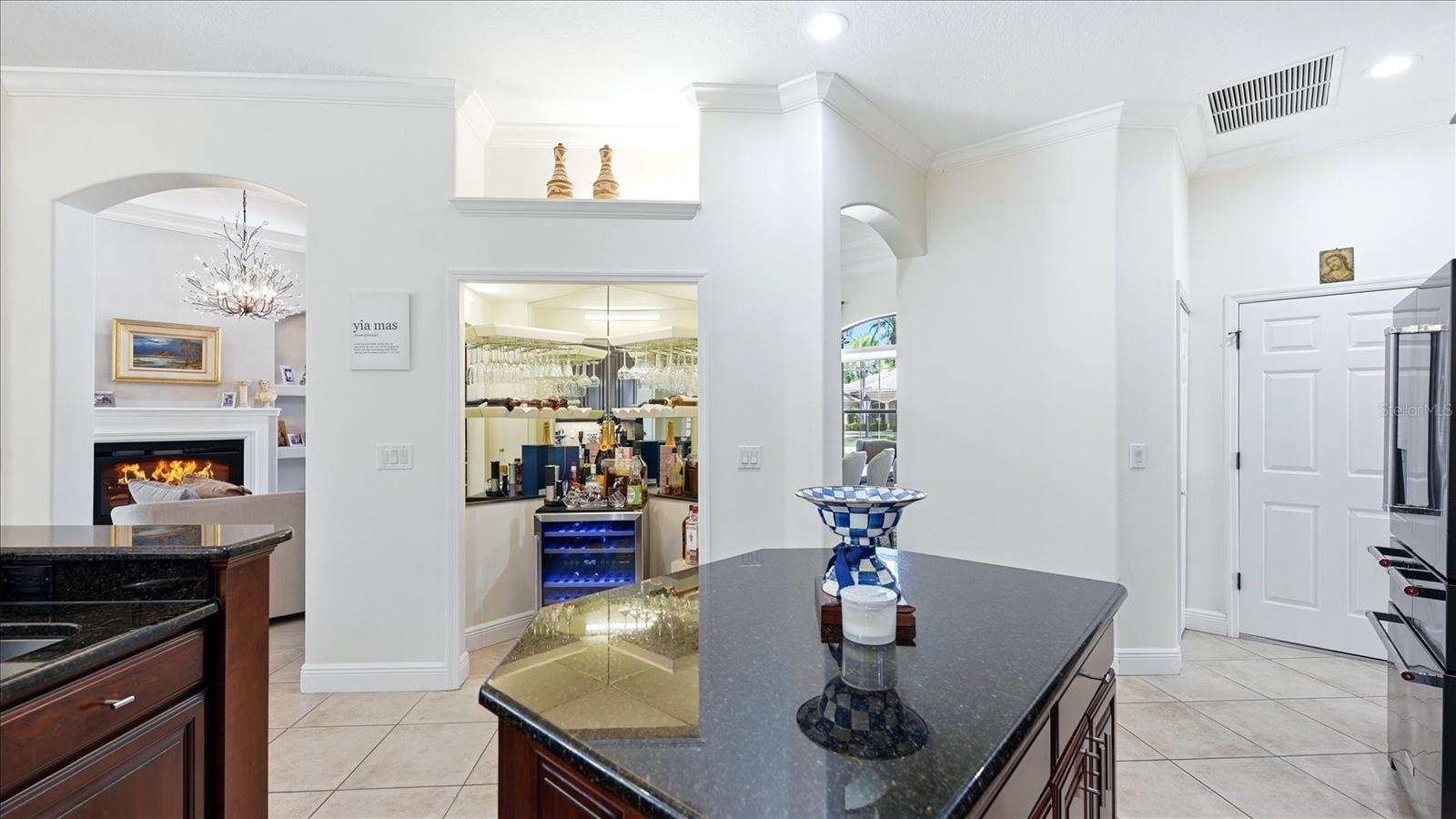 Sarasota, Florida, 34240, United States, 5 Bedrooms Bedrooms, ,4 BathroomsBathrooms,Residential,Active,2051990