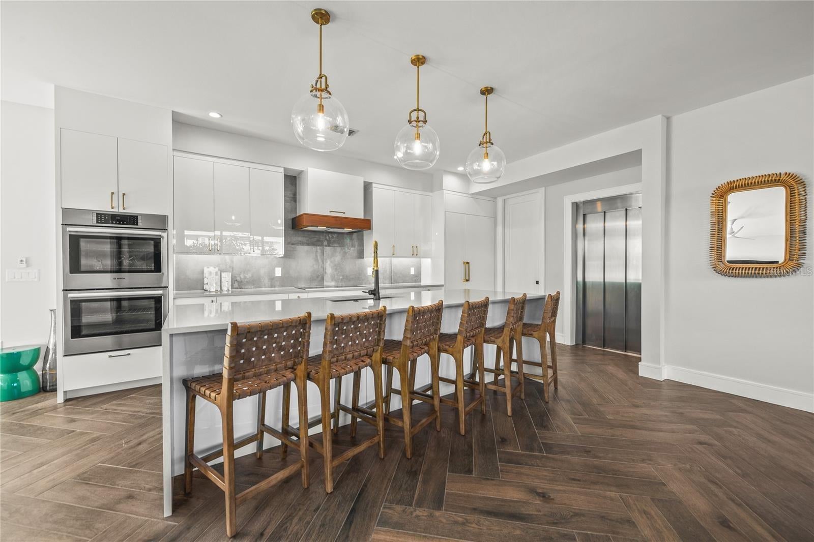 Sarasota, Florida, 34236, United States, 6 Bedrooms Bedrooms, ,8 BathroomsBathrooms,Residential,Active,1773155