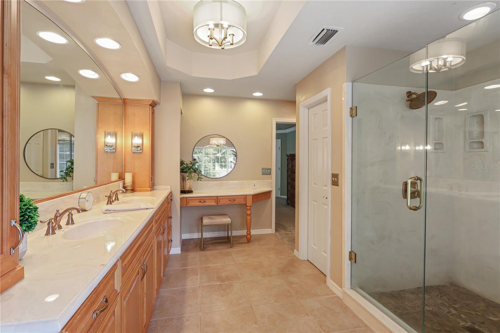 Gainesville, Florida, 32608, United States, ,5 BathroomsBathrooms,Residential,Active,1799404