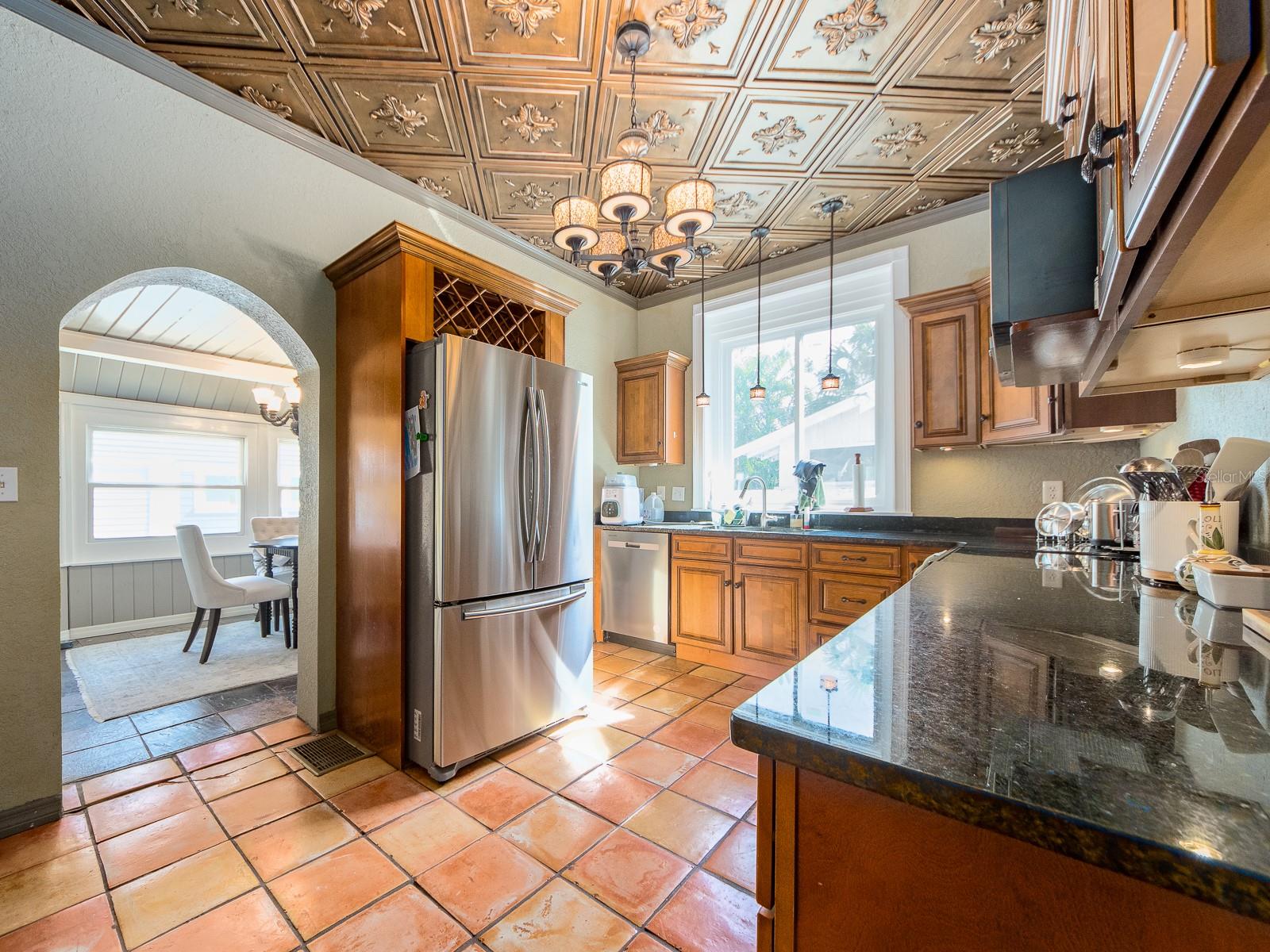 St Petersburg, Florida, 33705, United States, 6 Bedrooms Bedrooms, ,4 BathroomsBathrooms,Residential,Active,1986869