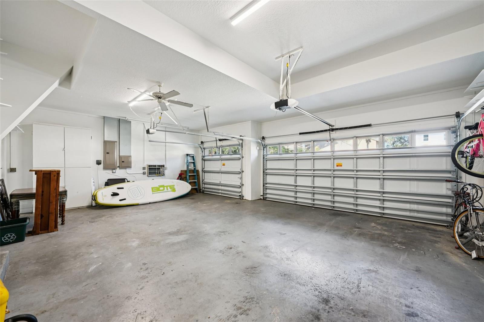 St Petersburg, Florida, 33703, United States, 4 Bedrooms Bedrooms, ,4 BathroomsBathrooms,Residential,Active,1994976