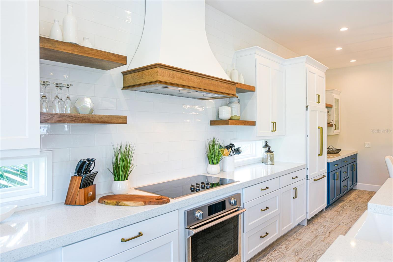 Sarasota, Florida, 34236, United States, 7 Bedrooms Bedrooms, ,8 BathroomsBathrooms,Residential,Active,1774005