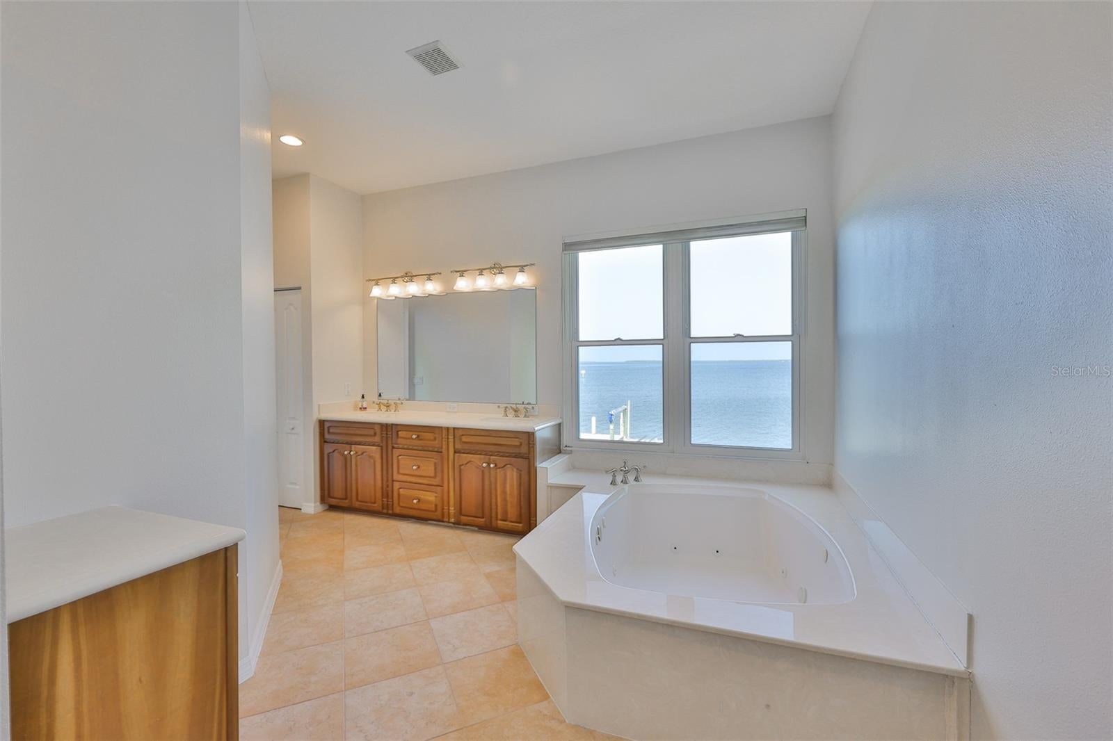 Palmetto, Florida, 34221, United States, 3 Bedrooms Bedrooms, ,3 BathroomsBathrooms,Residential,Active,1990654