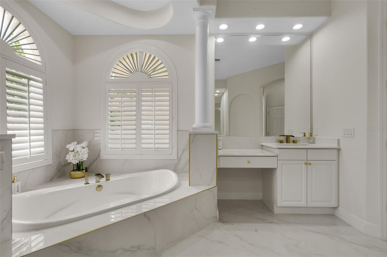 Davenport, Florida, 33837, United States, 5 Bedrooms Bedrooms, ,4 BathroomsBathrooms,Residential,Active,1963263