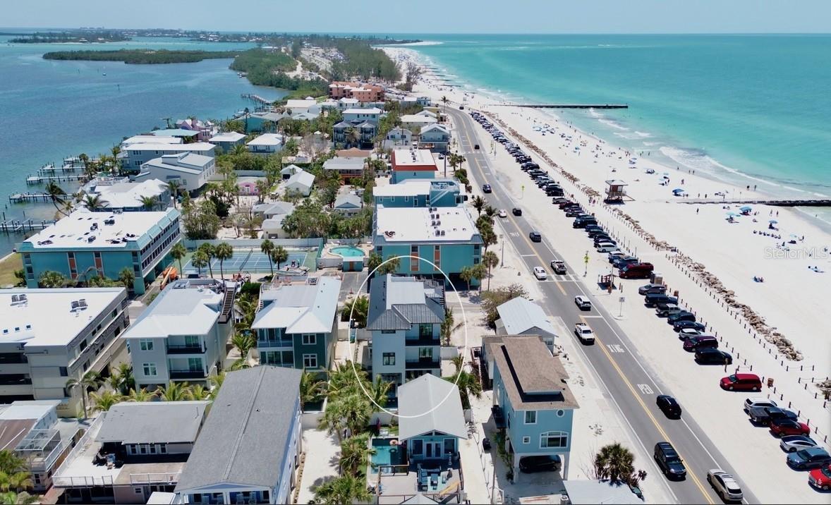 Bradenton Beach, Florida, 34217, United States, 7 Bedrooms Bedrooms, ,8 BathroomsBathrooms,Residential,Active,1929473
