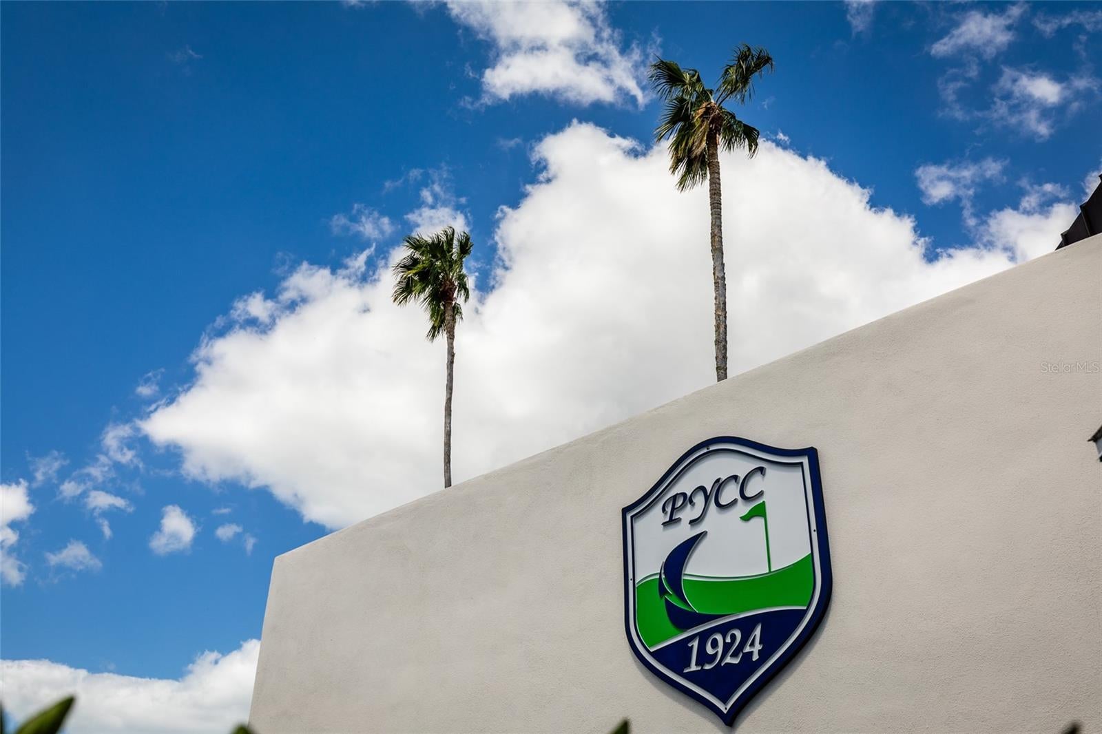 St Petersburg, Florida, 33707, United States, 4 Bedrooms Bedrooms, ,5 BathroomsBathrooms,Residential,Active,1985578