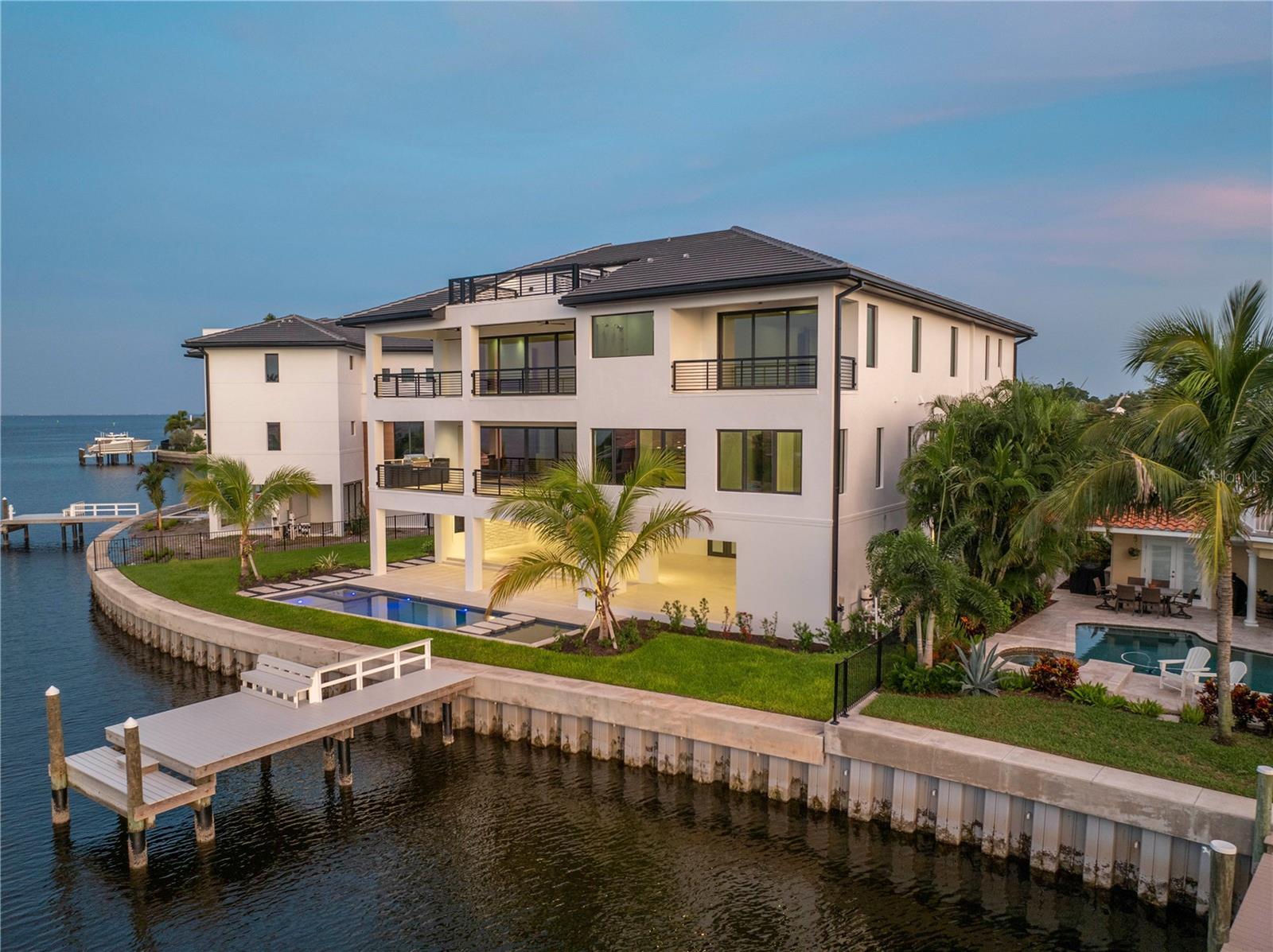 St Petersburg, Florida, 33703, United States, 5 Bedrooms Bedrooms, ,6 BathroomsBathrooms,Residential,Active,1703441