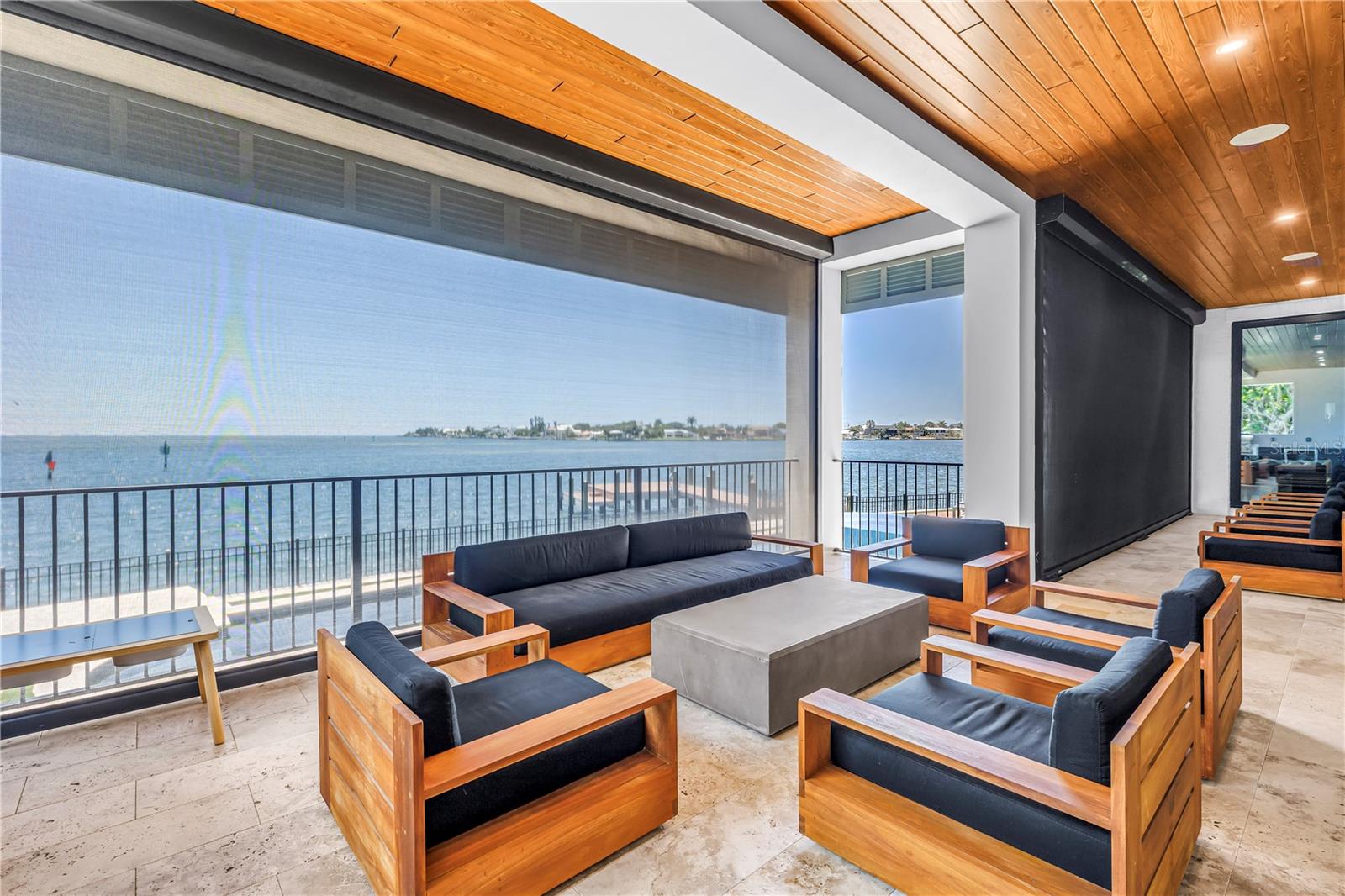 St Petersburg, Florida, 33705, United States, 5 Bedrooms Bedrooms, ,4 BathroomsBathrooms,Residential,Pending,2045504