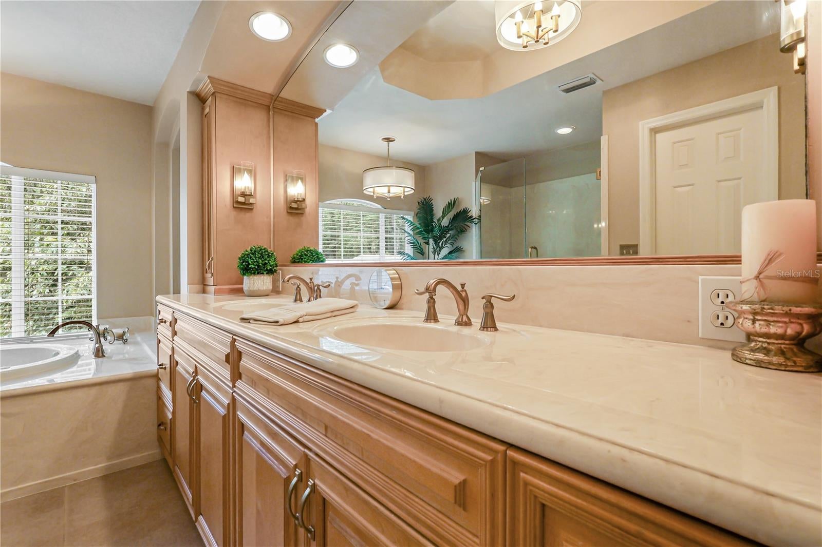 Gainesville, Florida, 32608, United States, ,5 BathroomsBathrooms,Residential,Active,1799404