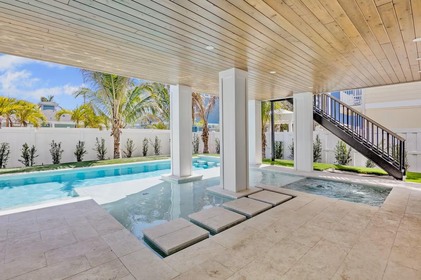 Bradenton Beach, Florida, 34217, United States, 7 Bedrooms Bedrooms, ,7 BathroomsBathrooms,Residential,Active,1971023