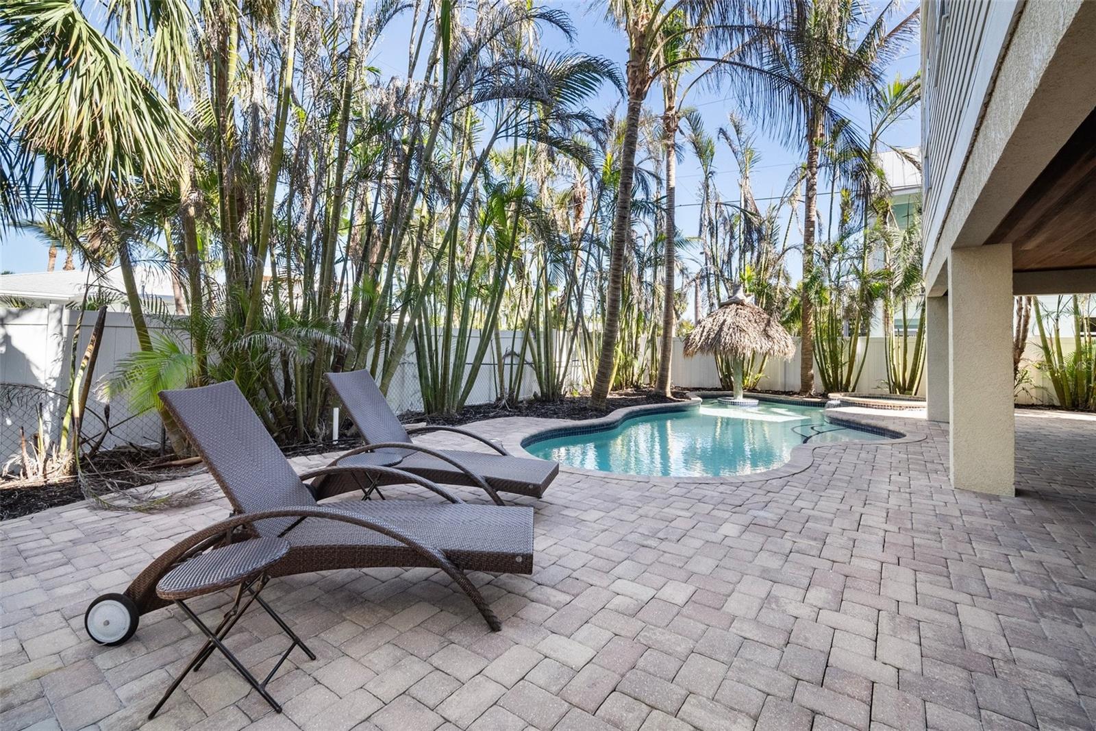 Holmes Beach, Florida, 34217, United States, 6 Bedrooms Bedrooms, ,5 BathroomsBathrooms,Residential,Active,1987273