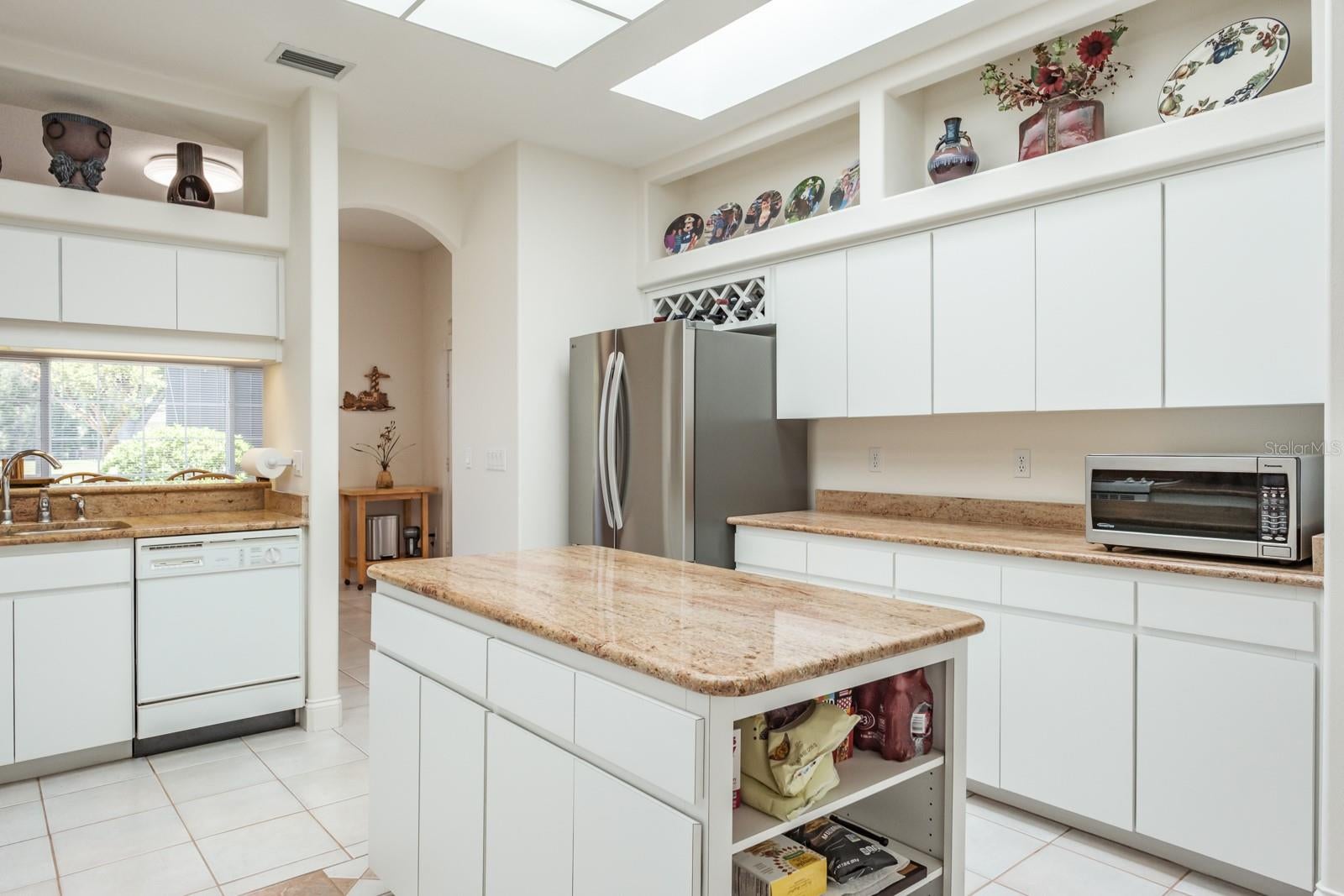 Tarpon Springs, Florida, 34688, United States, 4 Bedrooms Bedrooms, ,4 BathroomsBathrooms,Residential,Active,1841287