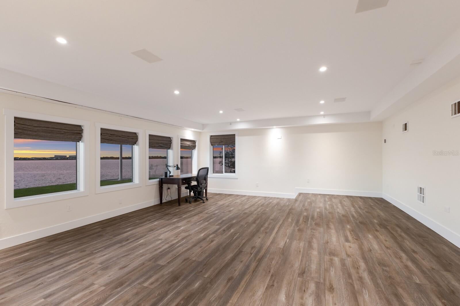 Bradenton, Florida, 34208, United States, ,5 BathroomsBathrooms,Residential,Active,1745633