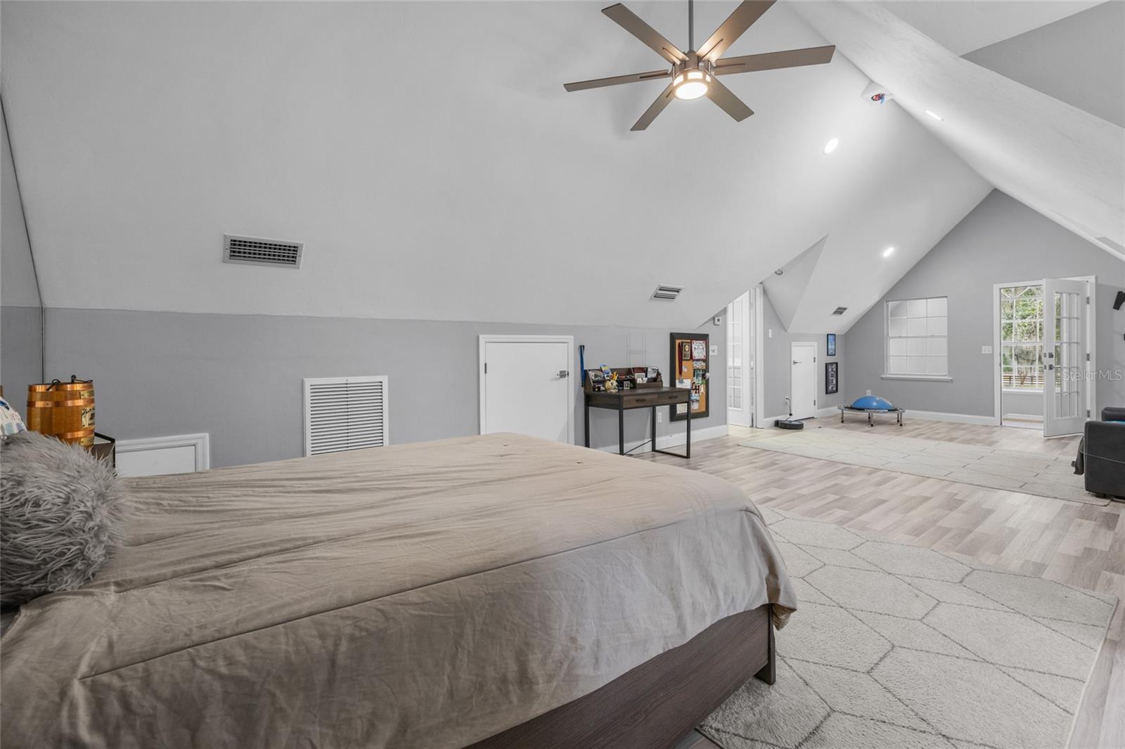 Alachua, Florida, 32615, United States, 5 Bedrooms Bedrooms, ,7 BathroomsBathrooms,Residential,Active,2009170