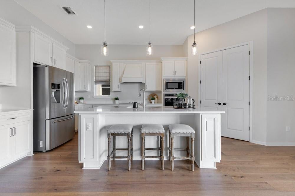 Orlando, Florida, 32827, United States, 4 Bedrooms Bedrooms, ,3 BathroomsBathrooms,Residential,Active,1849519
