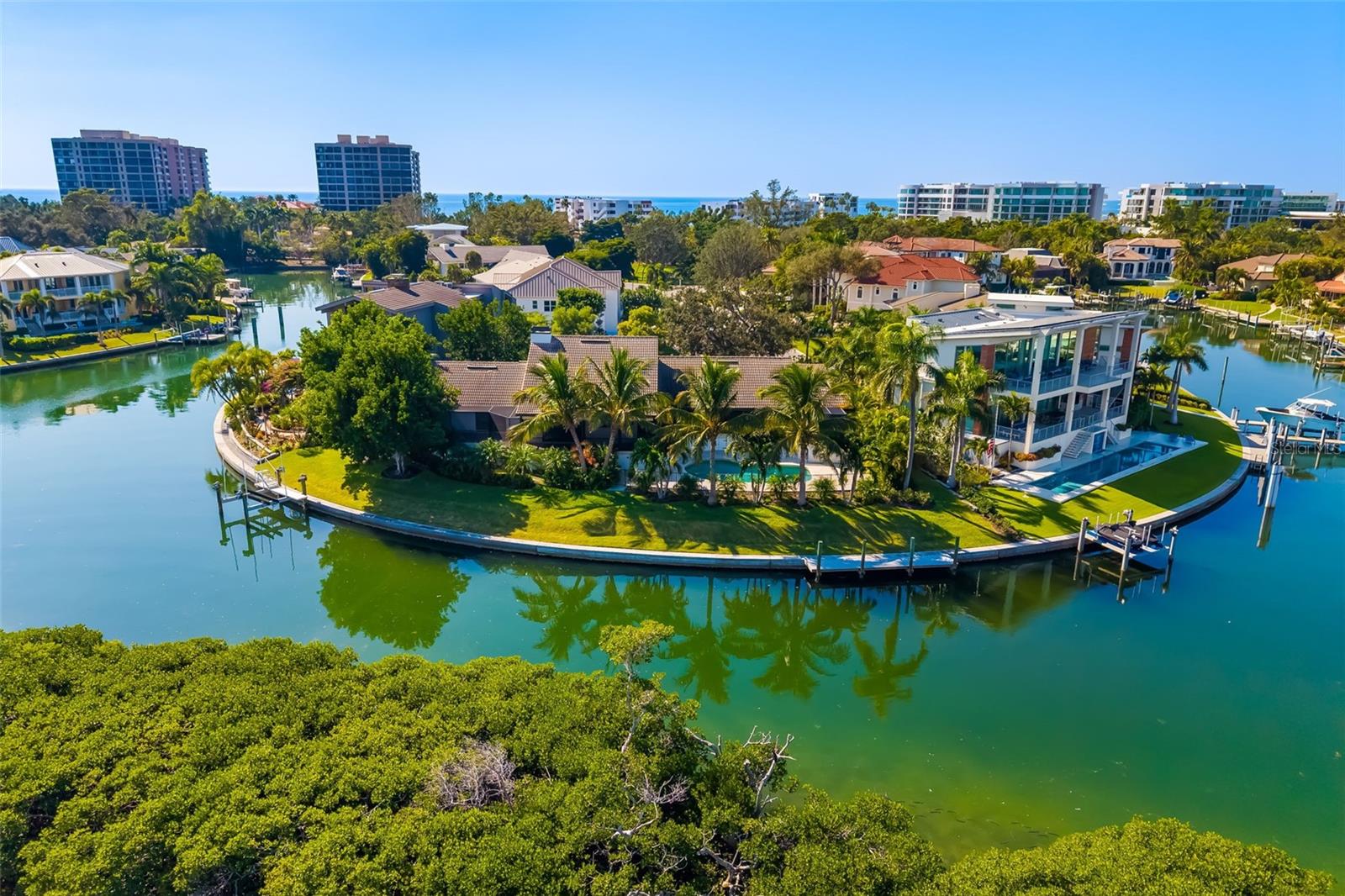 Longboat Key, Florida, 34228, United States, 3 Bedrooms Bedrooms, ,4 BathroomsBathrooms,Residential,Active,1995265