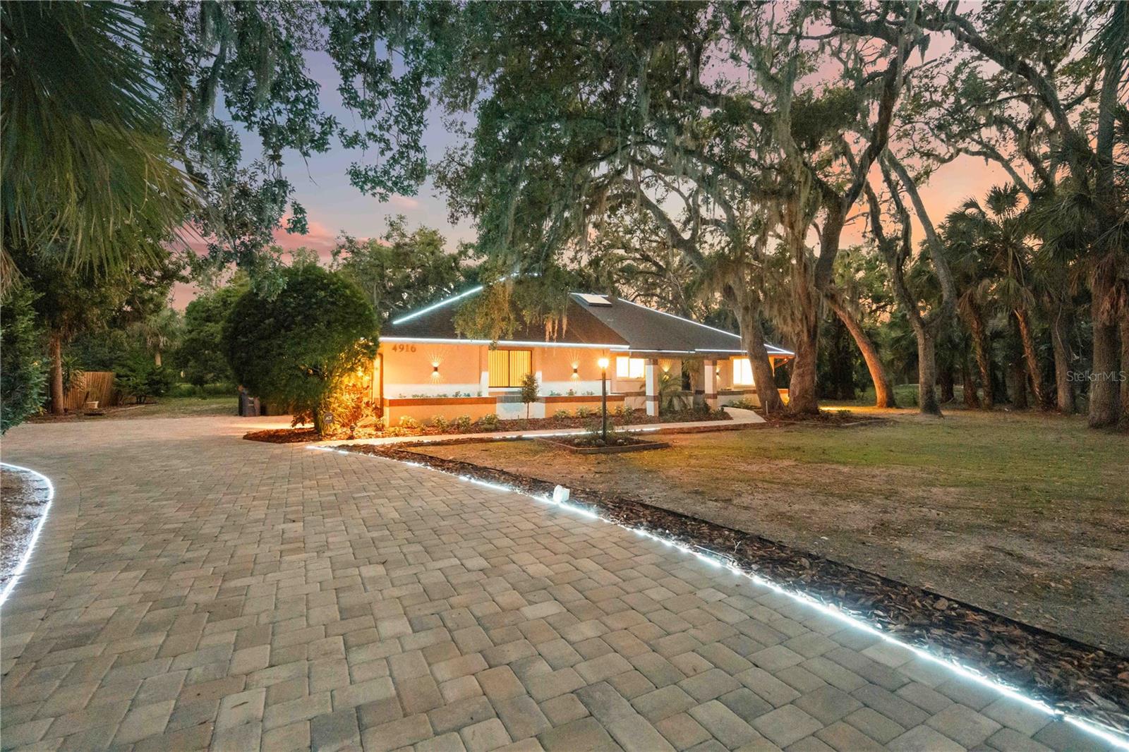 Sarasota, Florida, 34232, United States, 5 Bedrooms Bedrooms, ,3 BathroomsBathrooms,Residential,Active,1781510