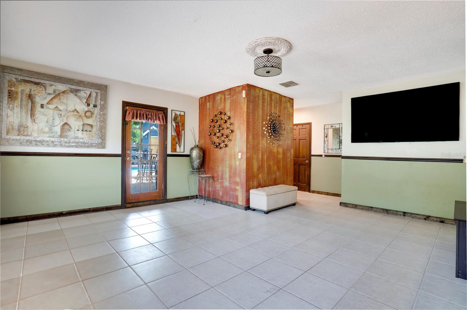 Plant City, Florida, 33565, United States, 13 Bedrooms Bedrooms, ,11 BathroomsBathrooms,Residential,Active,1953280