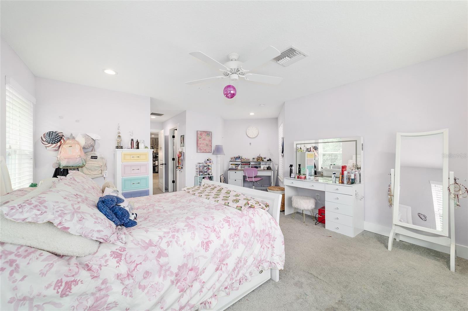 Ocklawaha, Florida, 32179, United States, 5 Bedrooms Bedrooms, ,4 BathroomsBathrooms,Residential,Active,1944075