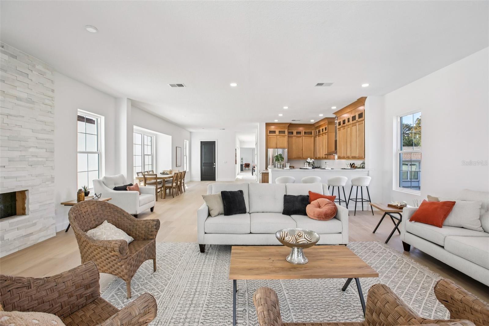 St Petersburg, Florida, 33704, United States, 4 Bedrooms Bedrooms, ,4 BathroomsBathrooms,Residential,Active,2015262