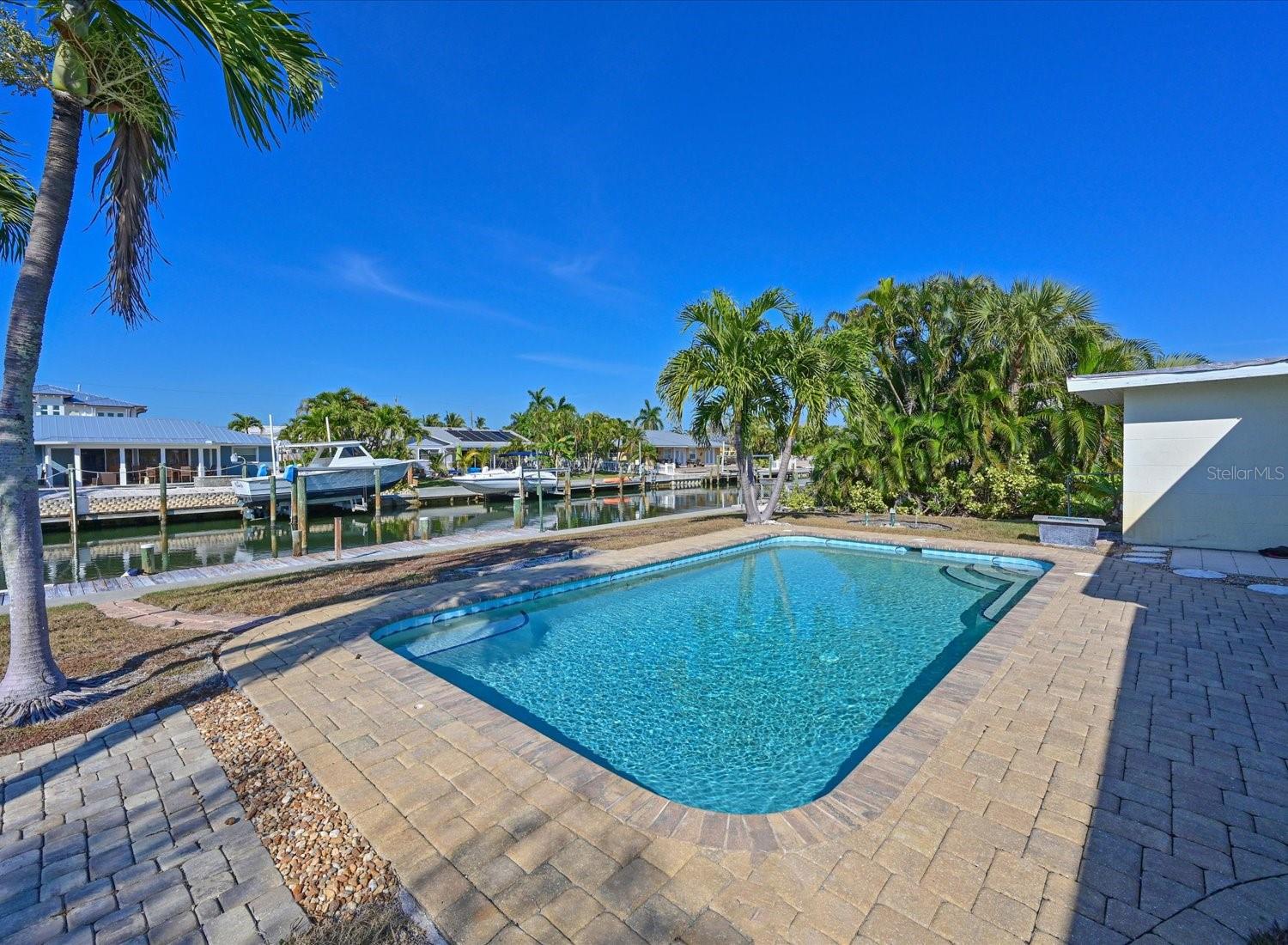 Holmes Beach, Florida, 34217, United States, 2 Bedrooms Bedrooms, ,2 BathroomsBathrooms,Residential,Pending,2045560